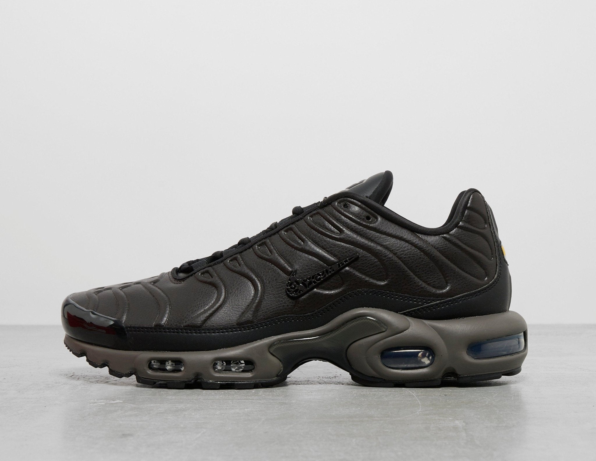 nike airmax plus leather