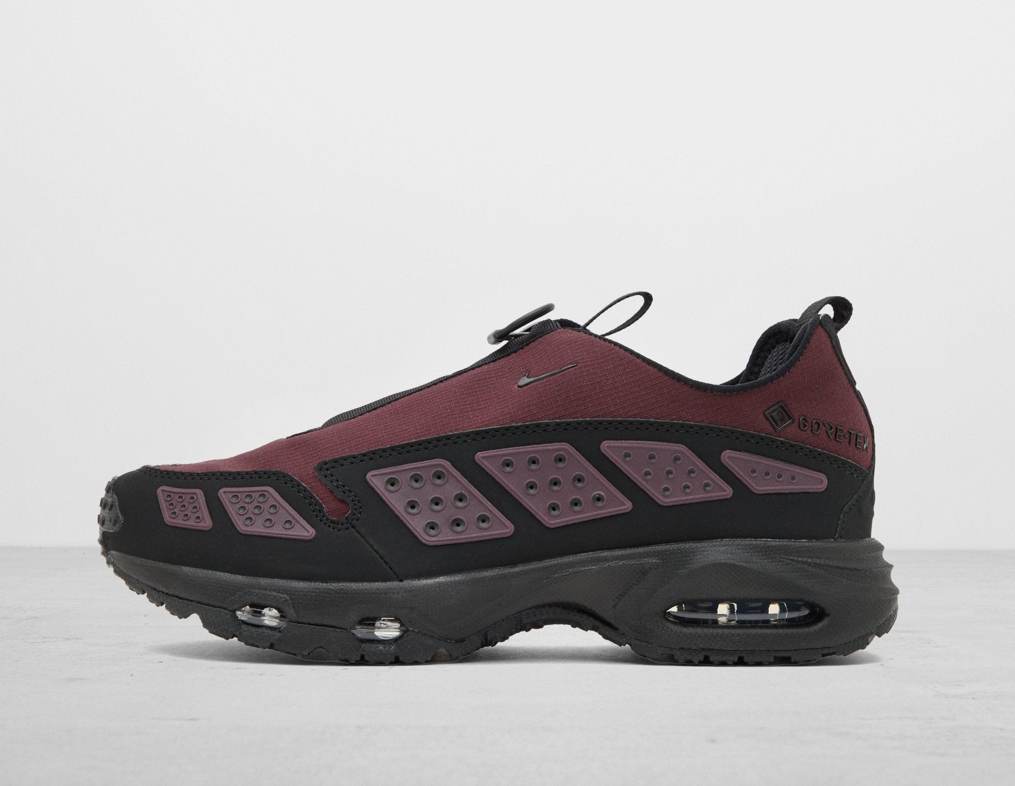 Red Nike Air Max SNDR GORE-TEX