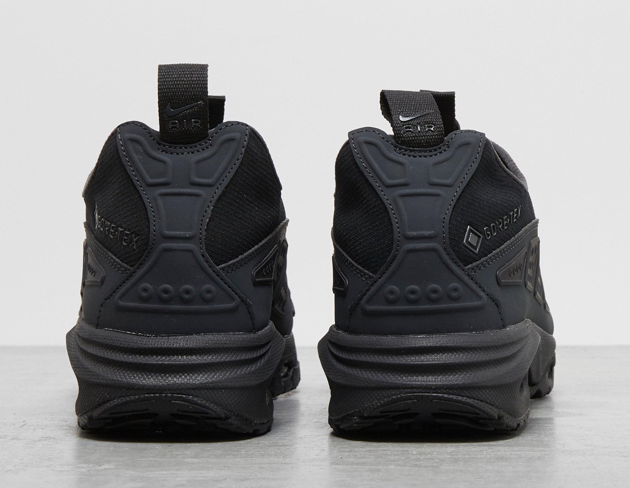 Black Nike Air Max SNDR GORE-TEX