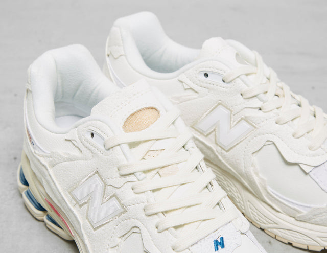 2002R DISTRESSED WHITE