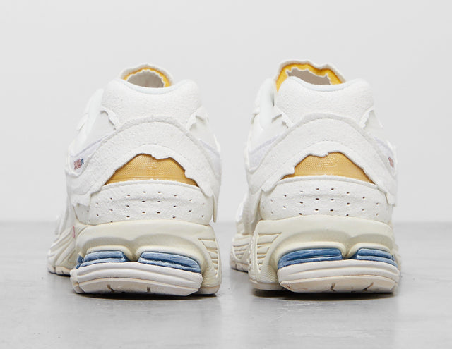 2002R DISTRESSED WHITE