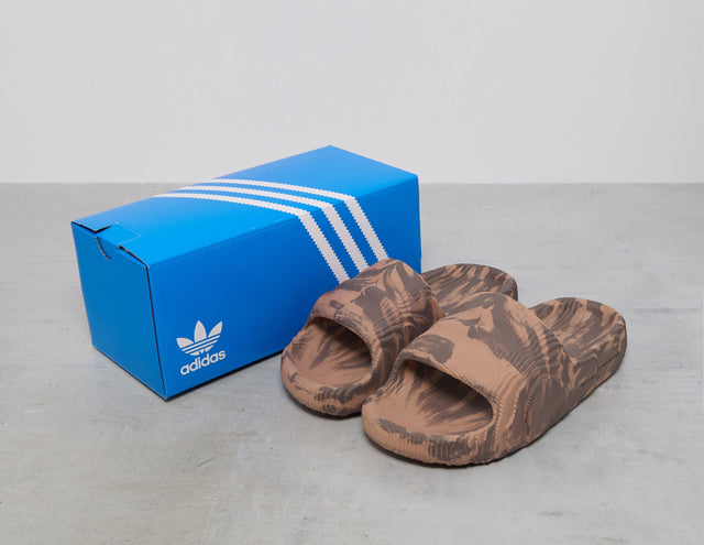 ADILETTE 22 BWN/BWN