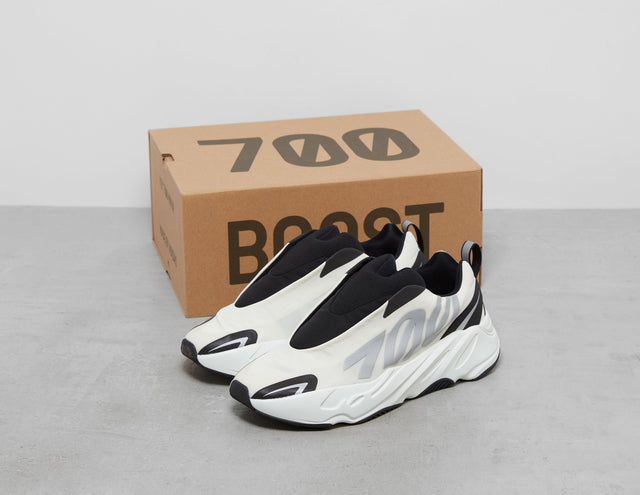 YEEZY BOOST 700 MNVN Laceless Women's