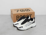 !YEEZY 700 MNVN L'LESS AN