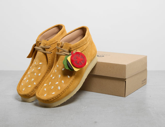 x Vandy The Pink Wallabee Boot