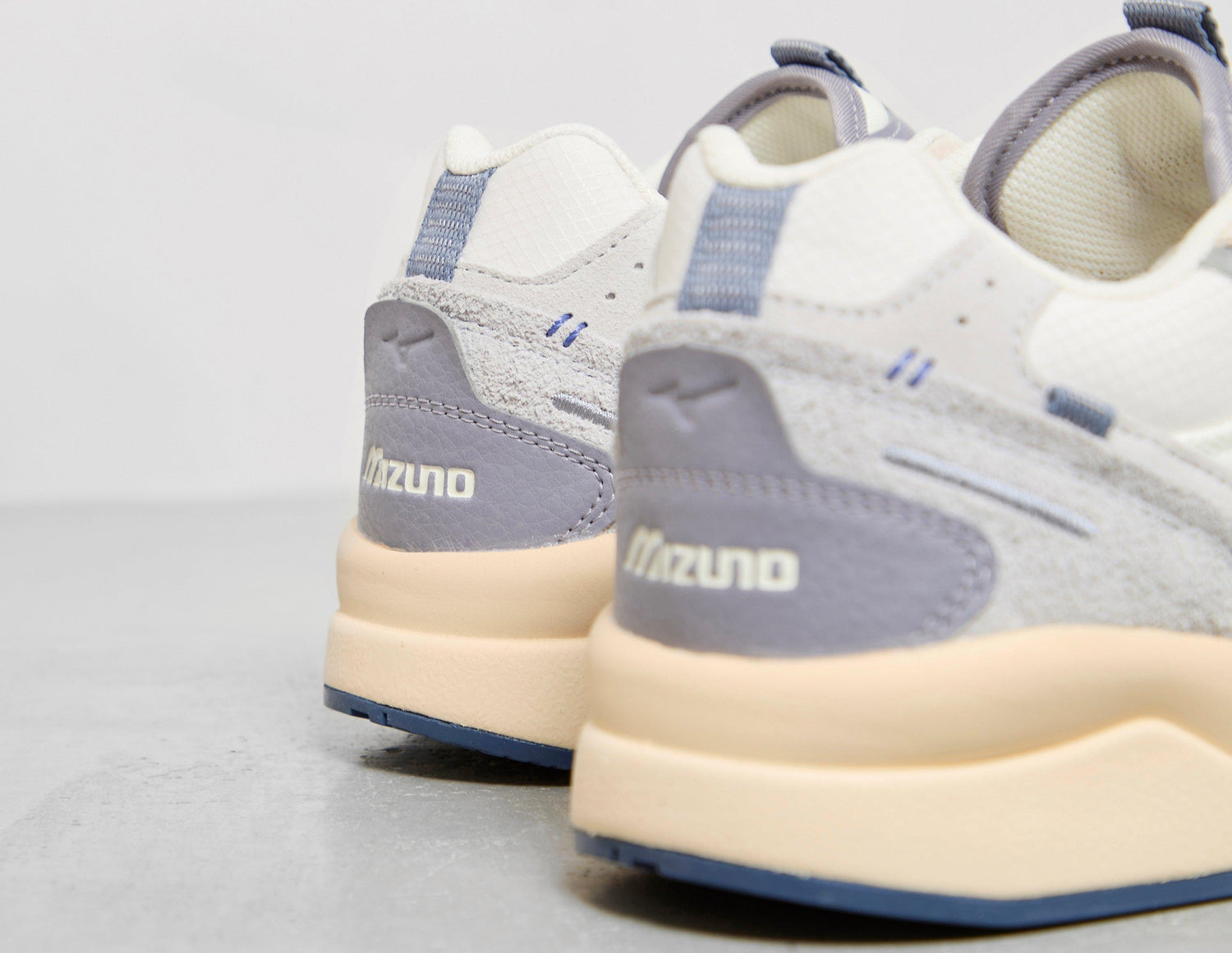 Grey Mizuno Sky Medal Beta - Main Image