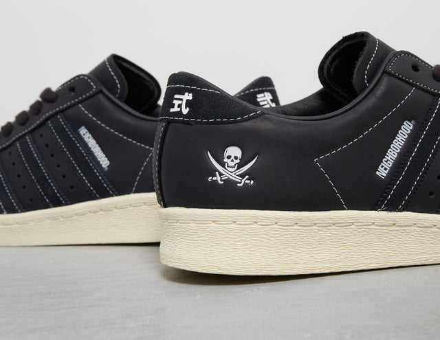 !SUPERSTAR NEIGH BLK/WHT/