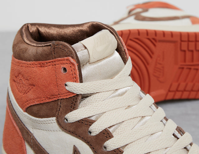 W AJ 1 HI QS BRN/BRN