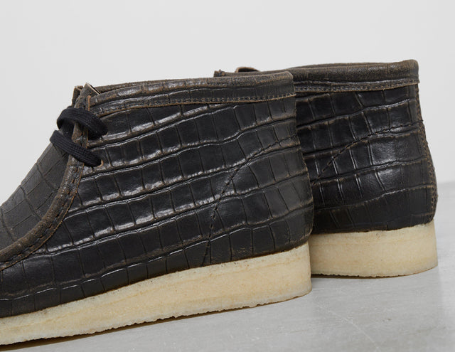!WALLABEE BOOT CROC BRN/G