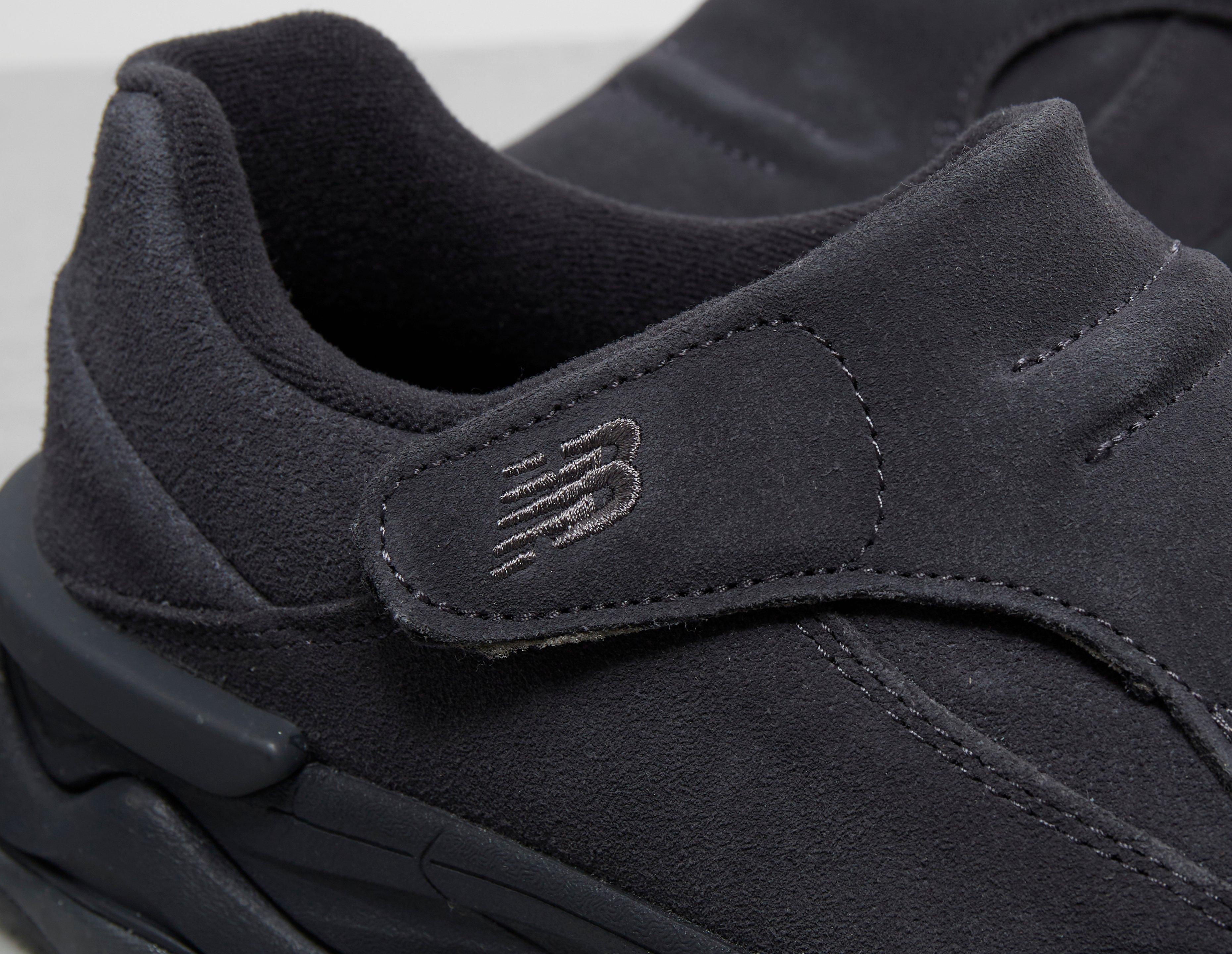 black New Balance 8040