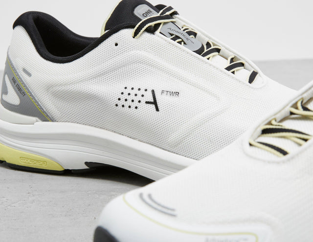 !ZV2 WHT/WHT/WHT