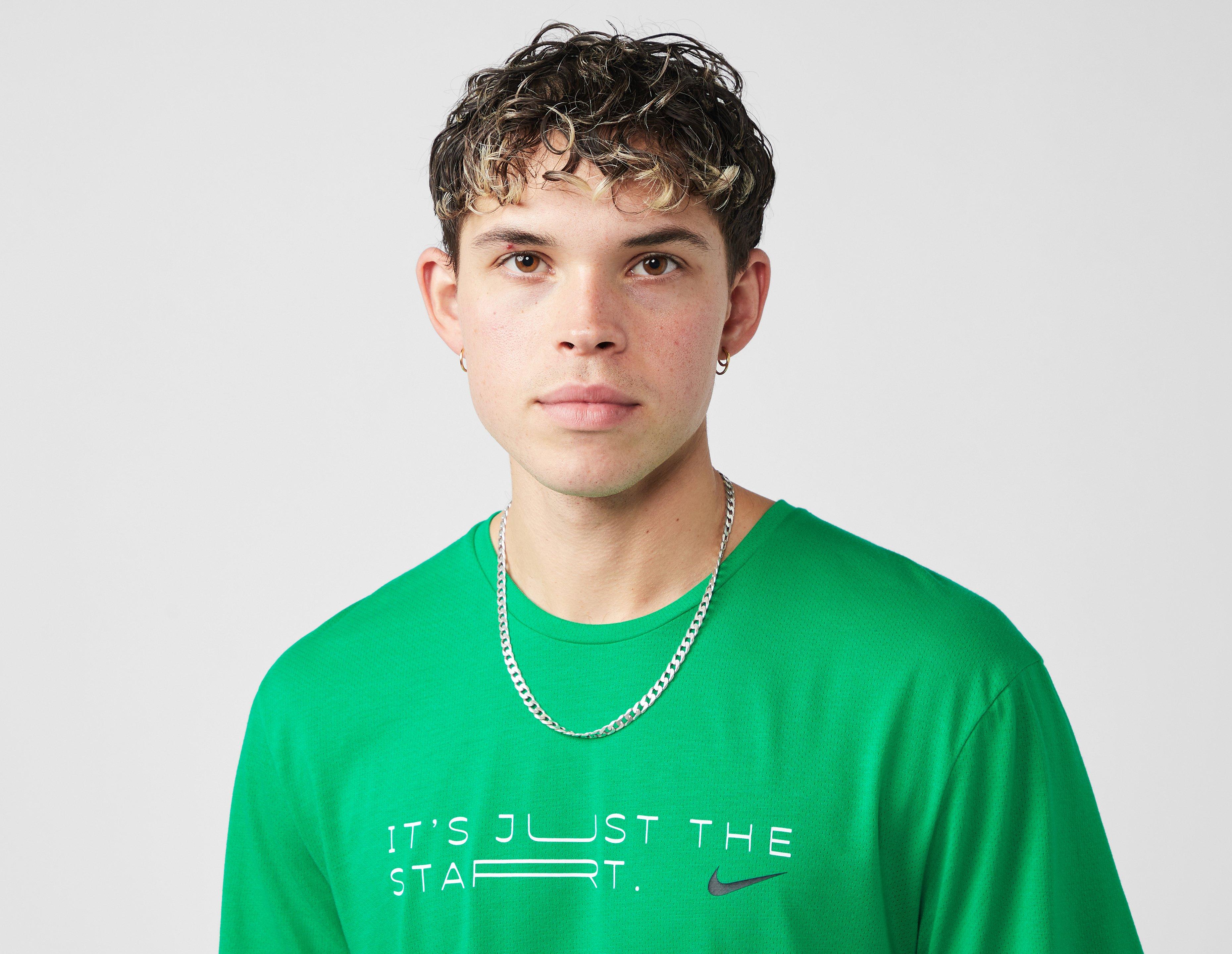 nike rise 365 t shirt green