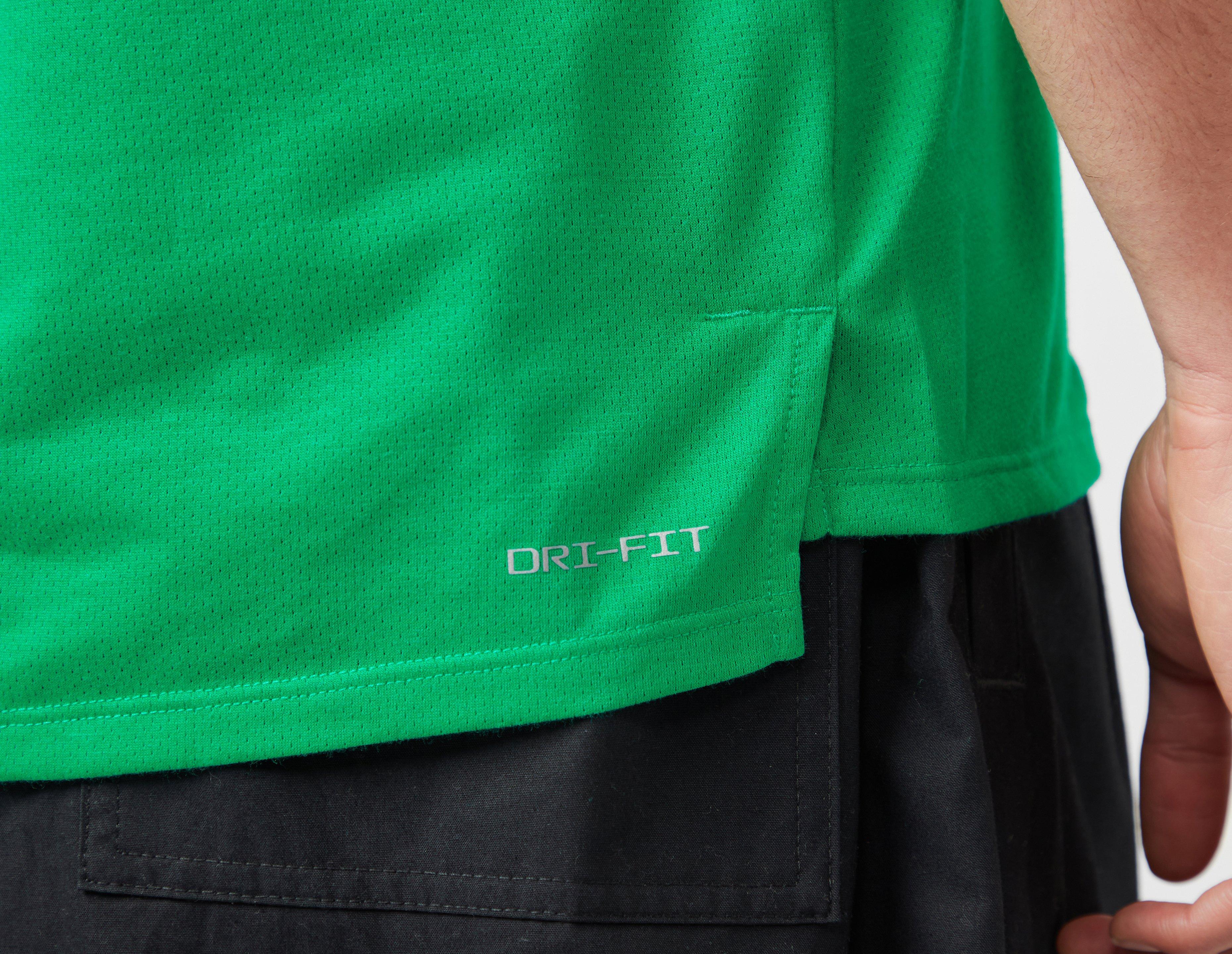 nike rise 365 t shirt green