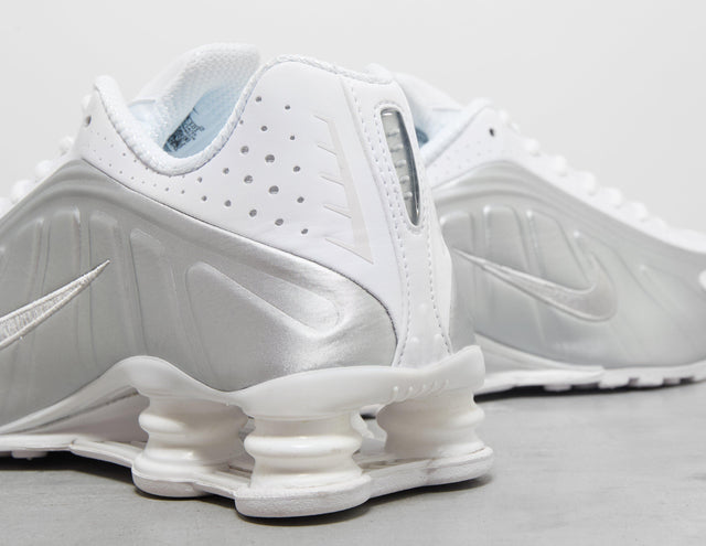 SHOX R4 WHT/SIL/WHT
