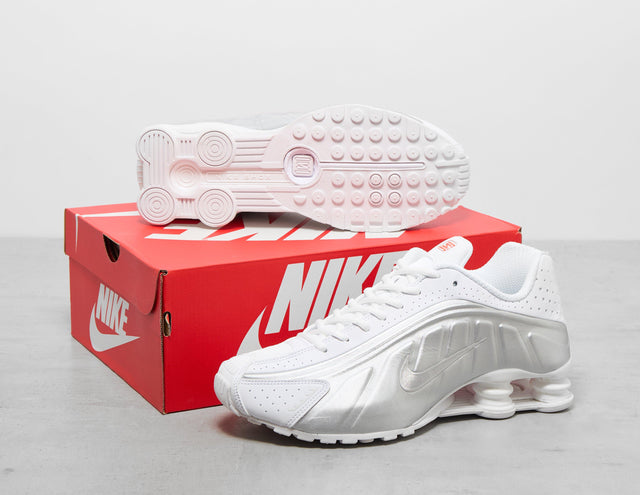 SHOX R4 WHT/SIL/WHT