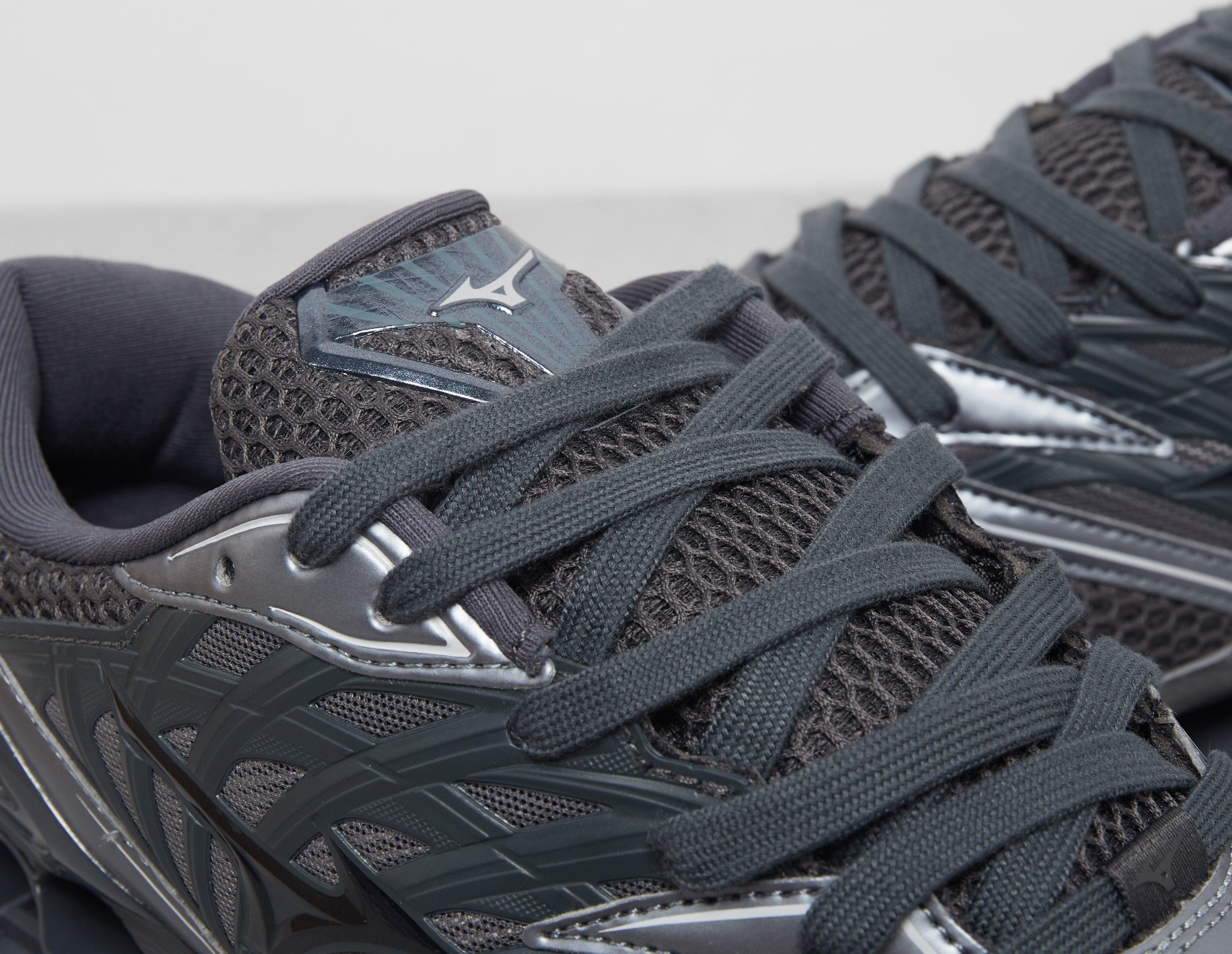 Black Mizuno Wave Prophecy LS | Footpatrol