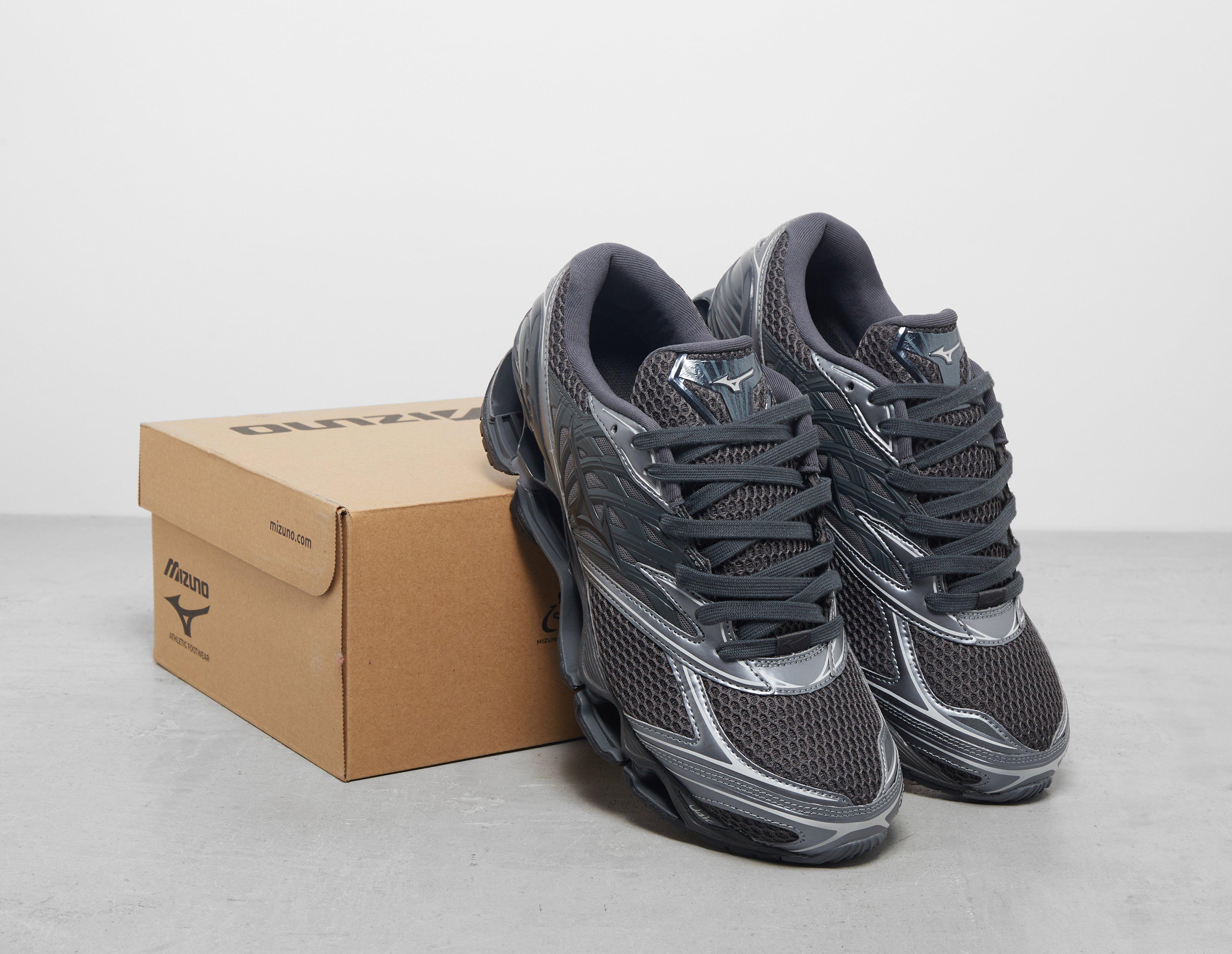 Black Mizuno Wave Prophecy LS | Footpatrol