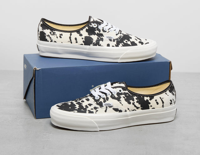 AUTH COW WHT/BLK