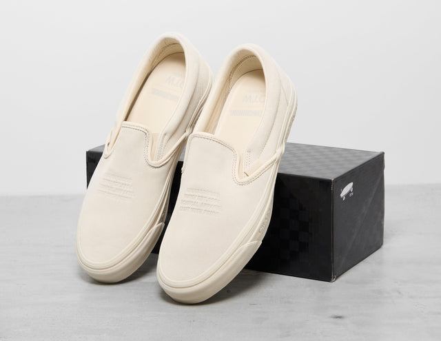 !SLIP ON NEIGH WHT/WHT