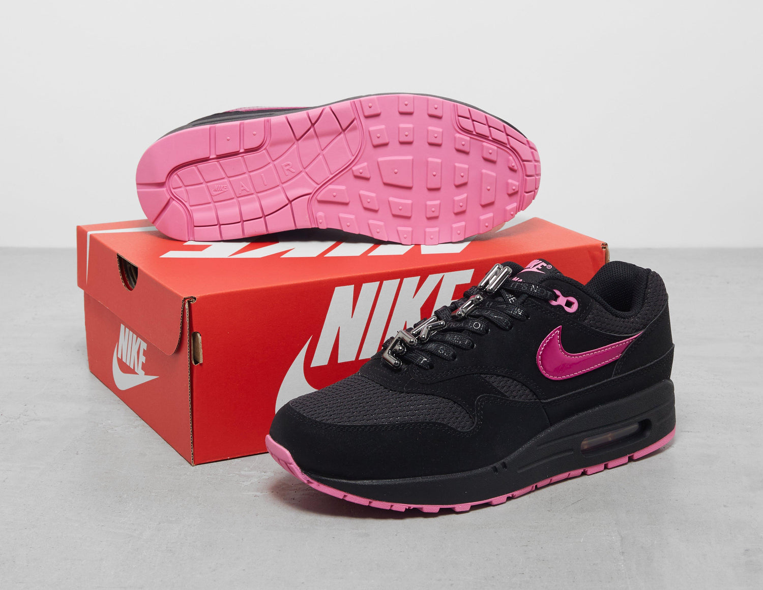 black Nike Air Max Premium 'Valentine's Day' Women's