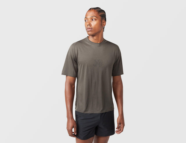 !LATERAL PEAK SS T OLIVE