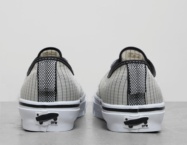!AUTHENTIC OTW DYN WHT/BL