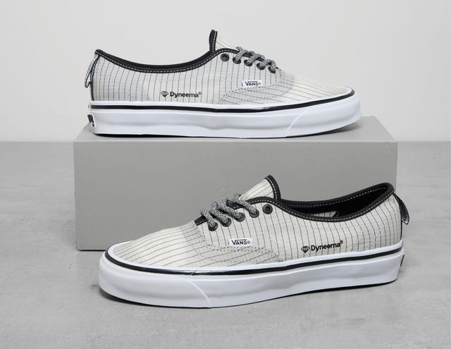 !AUTHENTIC OTW DYN WHT/BL