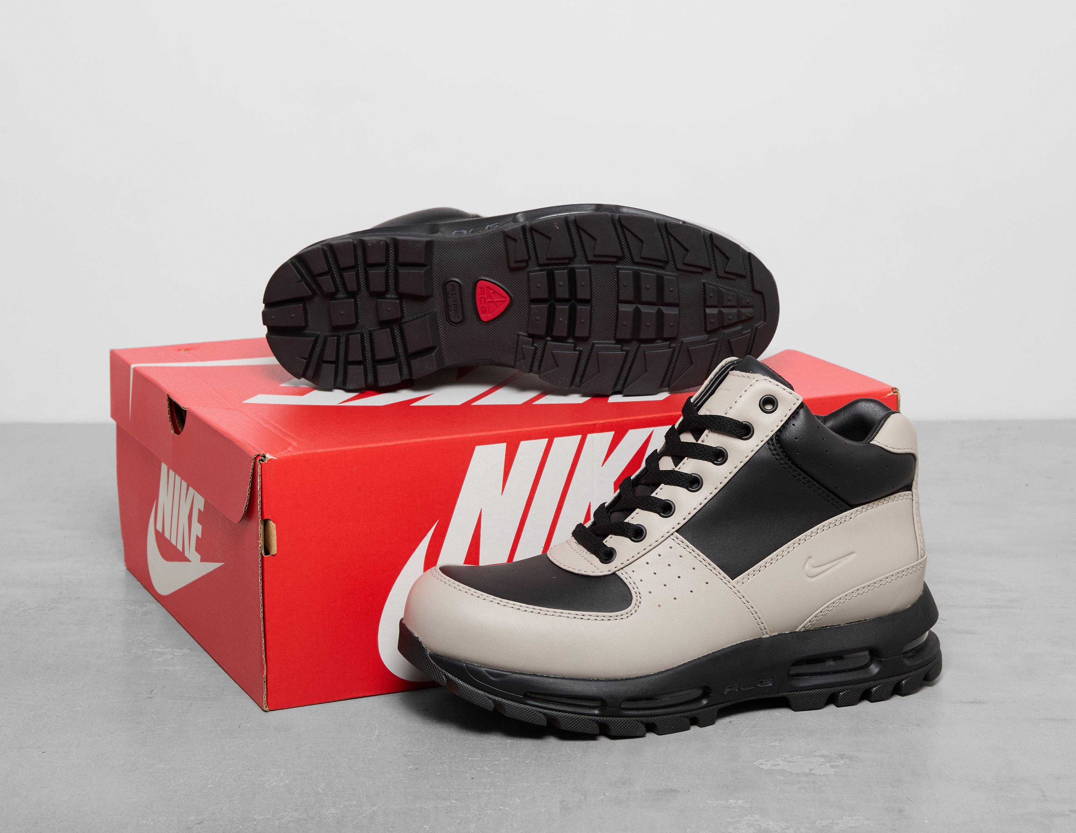 white nike boots goadome