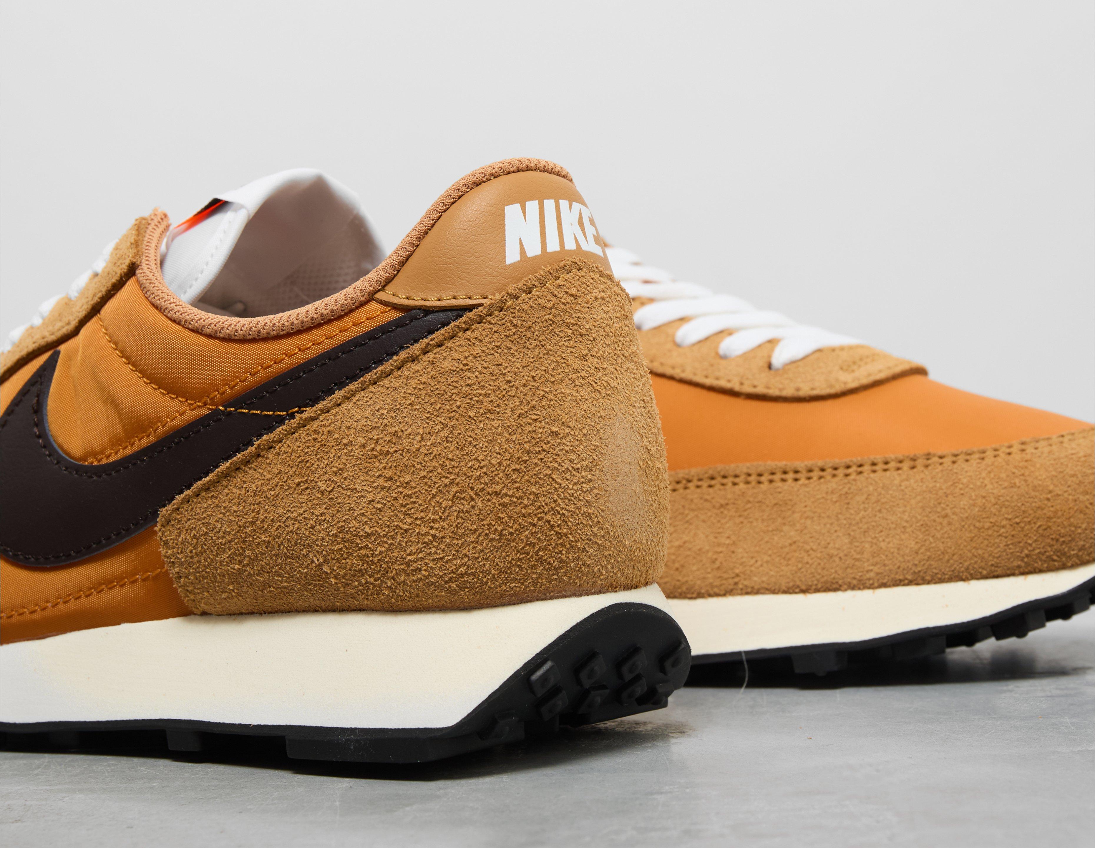 nike daybreak gold suede