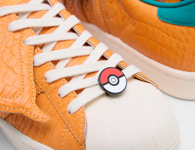 x Pokémon Superstar Vintage 'Charizard'