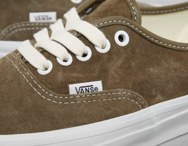 Premium Authentic 44 - Men's Footwear