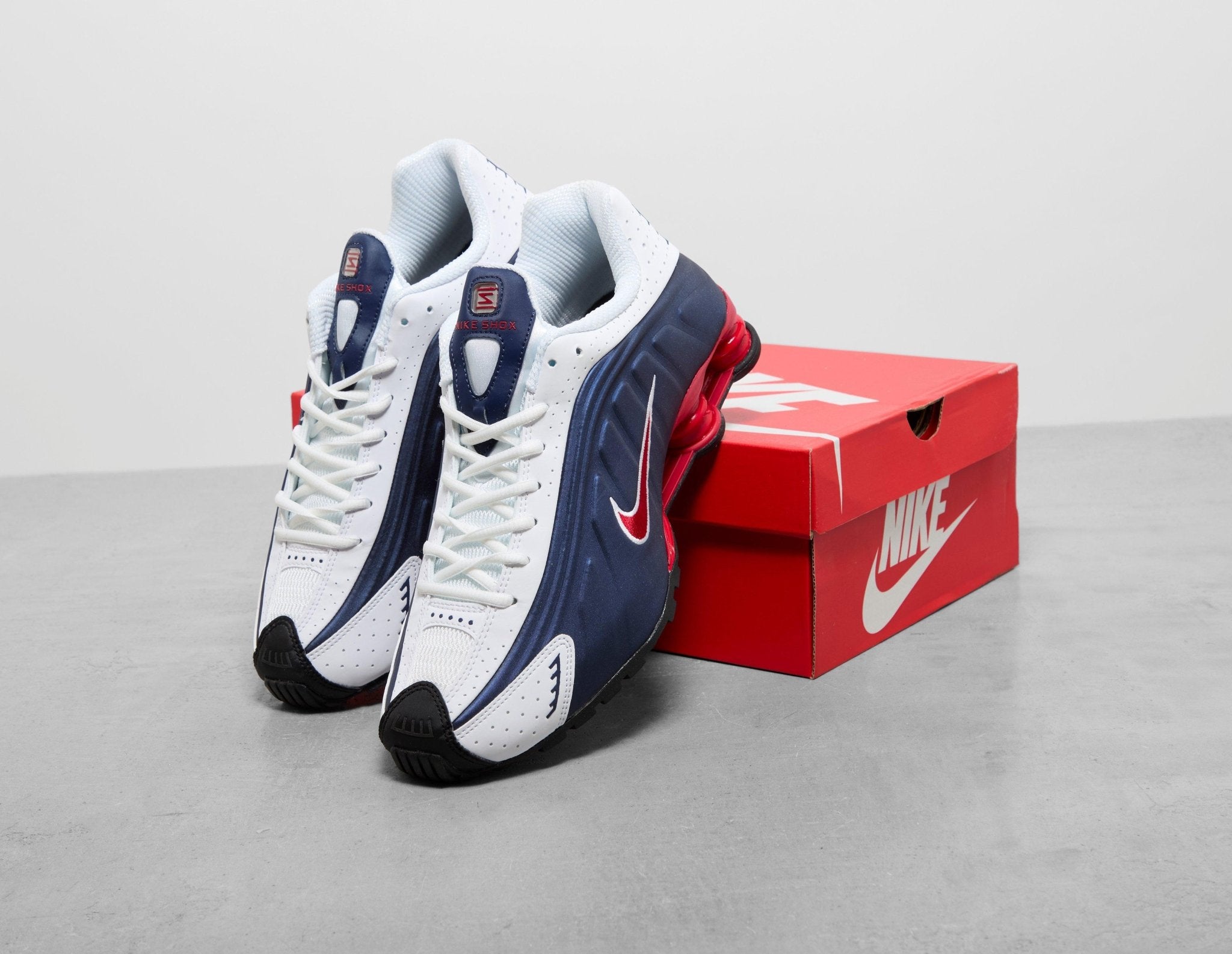 nike shox r4 navy blue