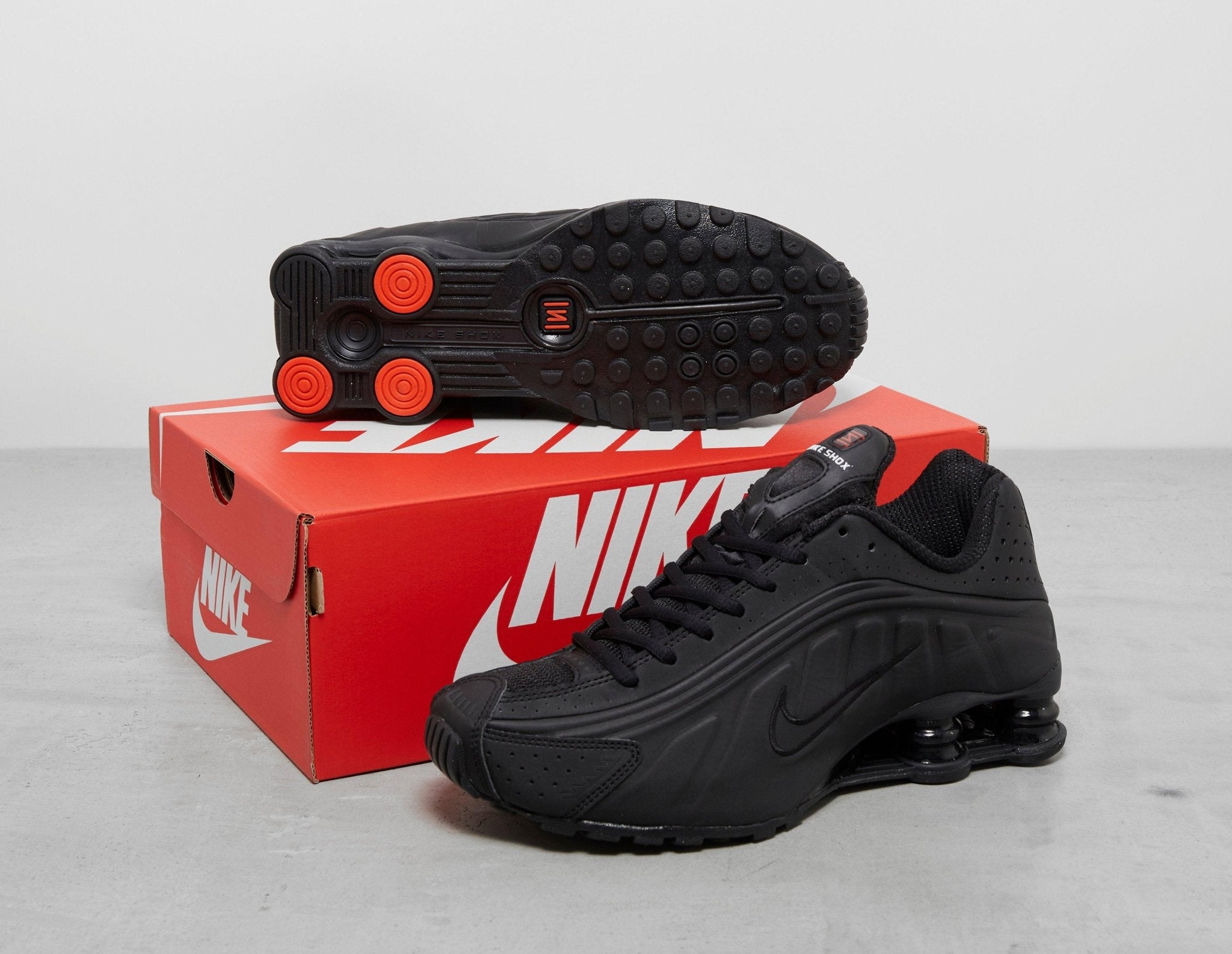 nike shox r4 clearance