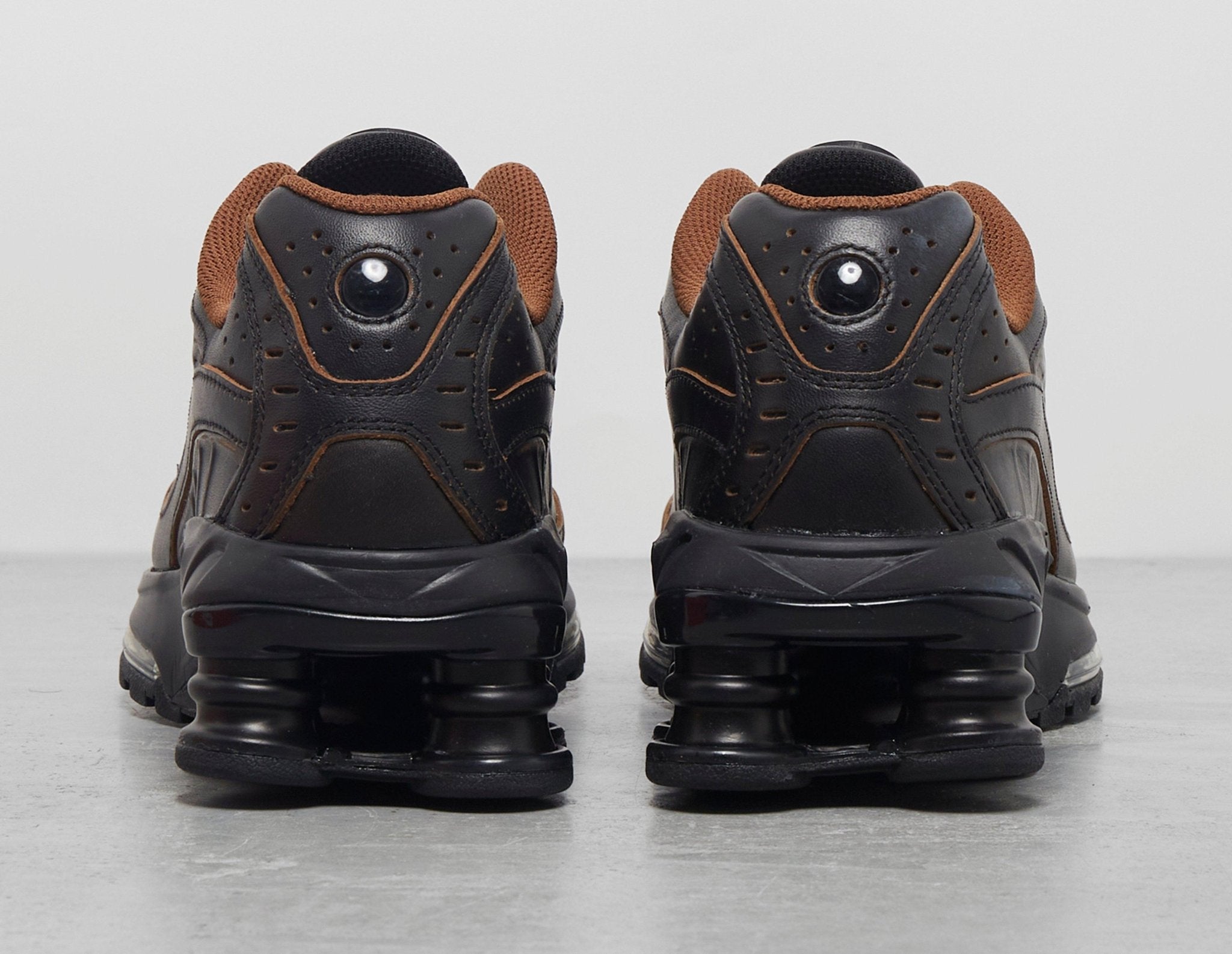 brown leather nike shox