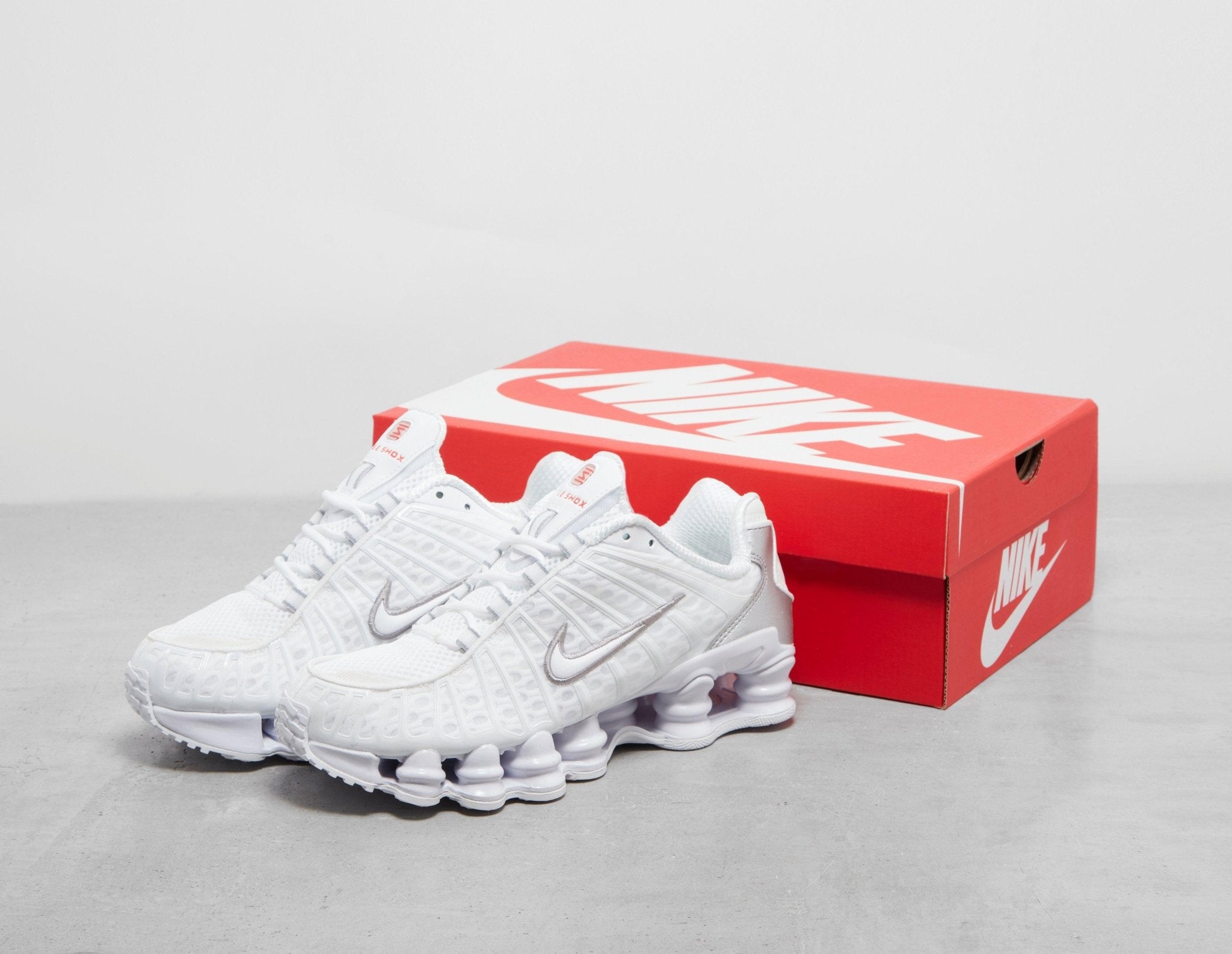 nike shox white women's