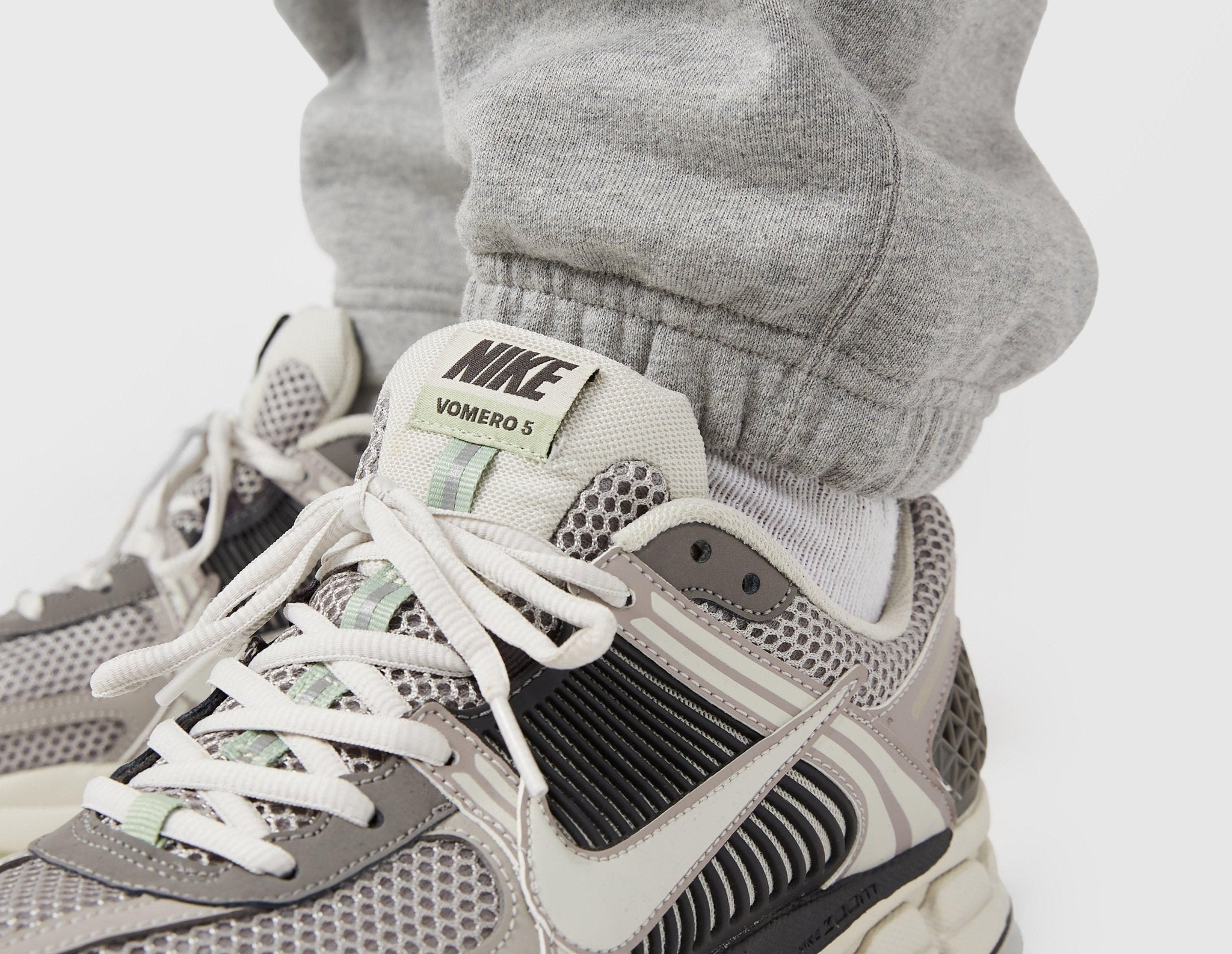 nike plus swoosh fleece pants