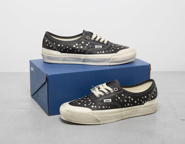 Studded Premium LX Authentic 44 - Men's Footwear