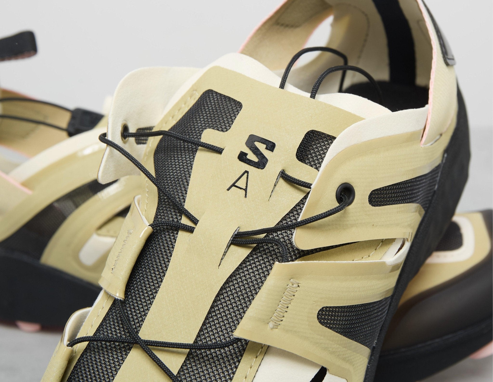 Brown Salomon Udara Advanced