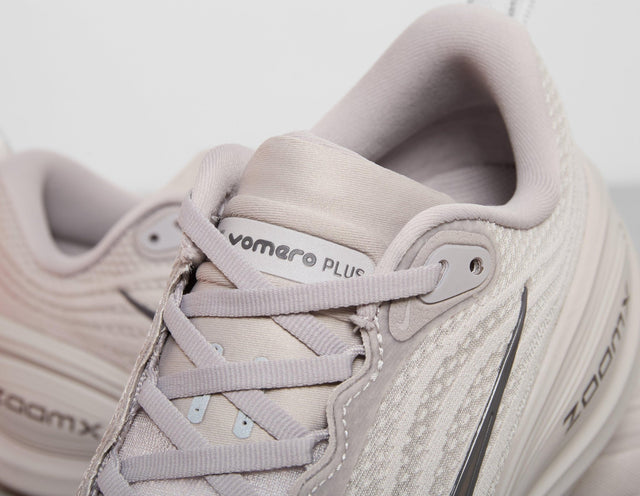 Vomero Plus - Men's Footwear