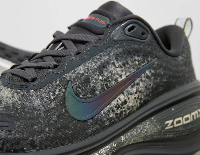 Vomero Plus NA22 - Men's Footwear