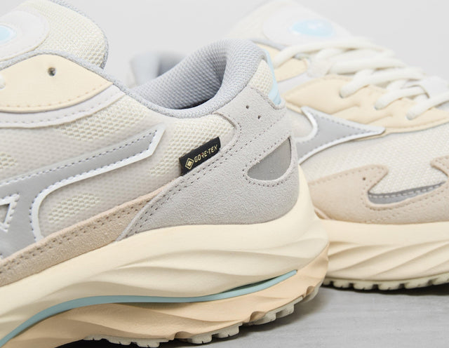 x BSTN Wave Rider Beta GORE - TEX - Men's Footwear