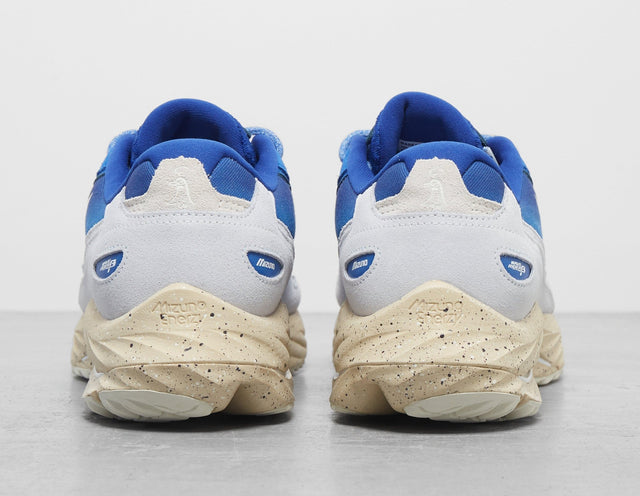 x Hiroshi Nagai Wave Rider Beta - Men's Footwear