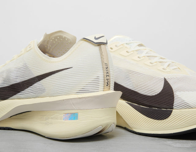 x Jakob A. Ingebrigtsen Vaporfly 4 - Men's Footwear